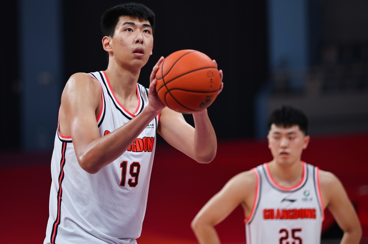 导演：经纪人董昊透露徐昕将前往NBA东部球队试训